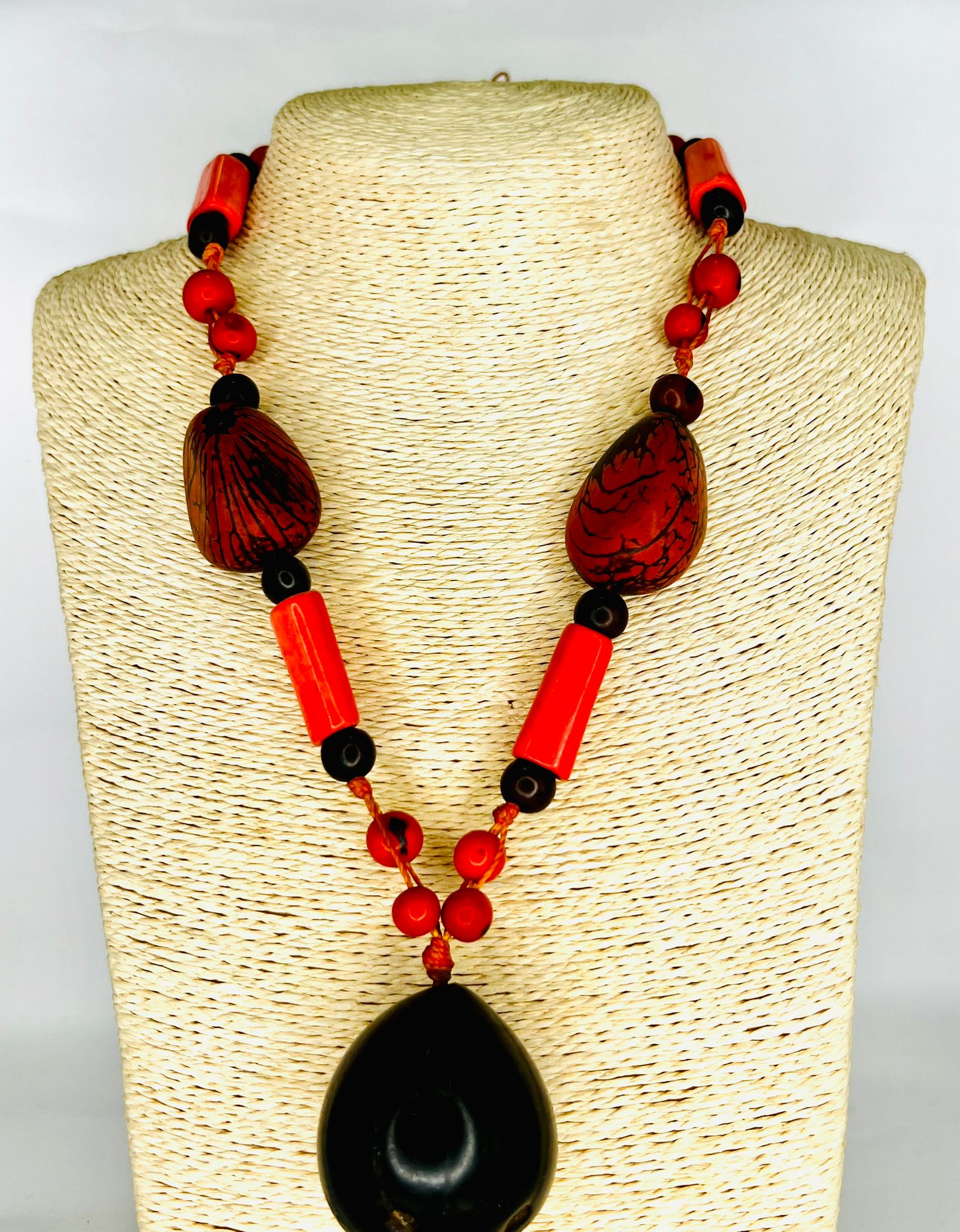 COLLAR ÉTNICO FUEGO TIERRA CON MAXI DIJE