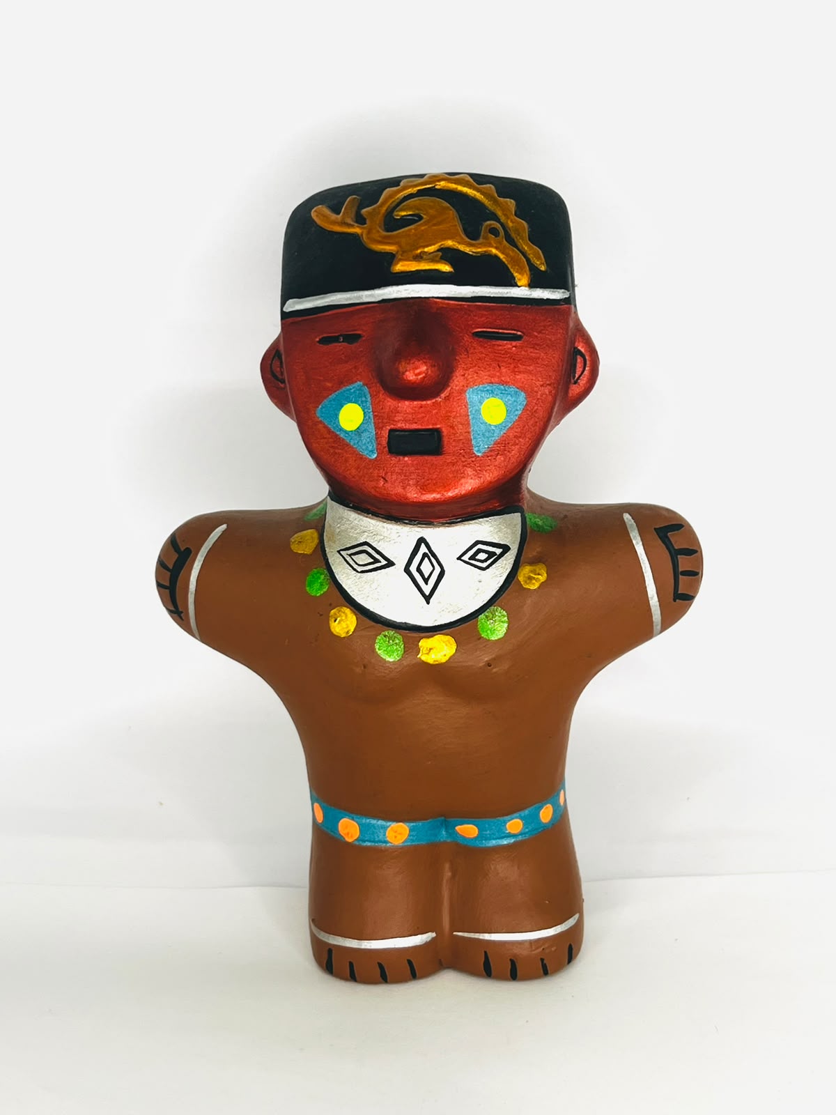 ESTATUILLA FOLCLÓRICA EN TONOS TERRACOTA