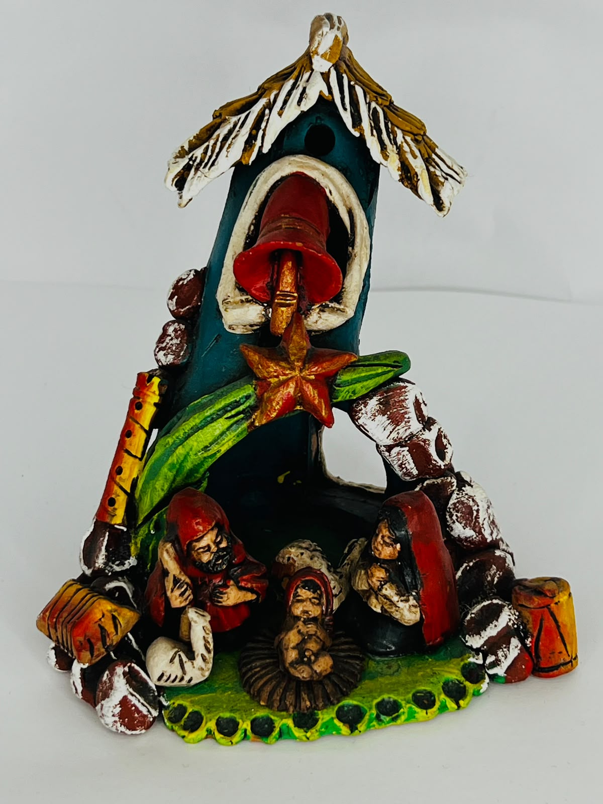 PESEBRE ARTESANAL NAVIDEÑO CON CAMPANA Y ESTRELLA